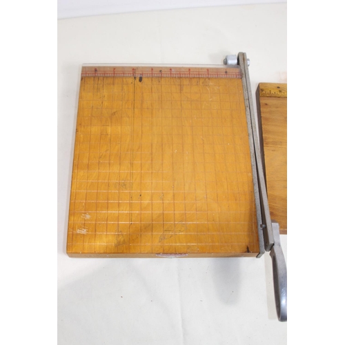 623 - 2 X VINTAGE SMALL PHOTO GUILLOTINES