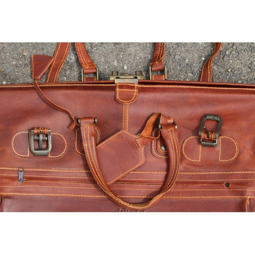 691 - 2 X LEATHER HOLDALLS