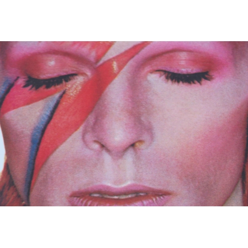 701 - DAVID BOWIE POSTER - SLIGHT TEAR TO THE BOTTOM
92CM X 60CM