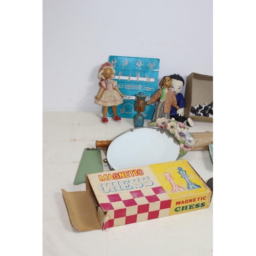 742 - BOX OF MISCELLANEOUS ITEMS