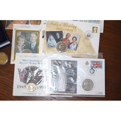 989 - QUANTITY OF COMMEMORATIVE FIRST DAY COIN COVERS AND WILL AND KATE COINS