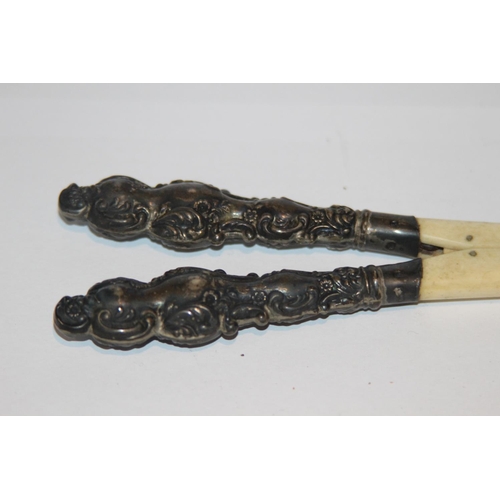 1005 - SILVER HANDLED GLOVE STRETCHERS - LONDON 1897 - LEVI AND SALAMAN