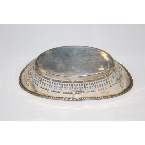 1018 - SILVER BON BON DISH - 66G - BIRMINGHAM 1919 - WILLIAM HUTTON - 15 x 7.5cm