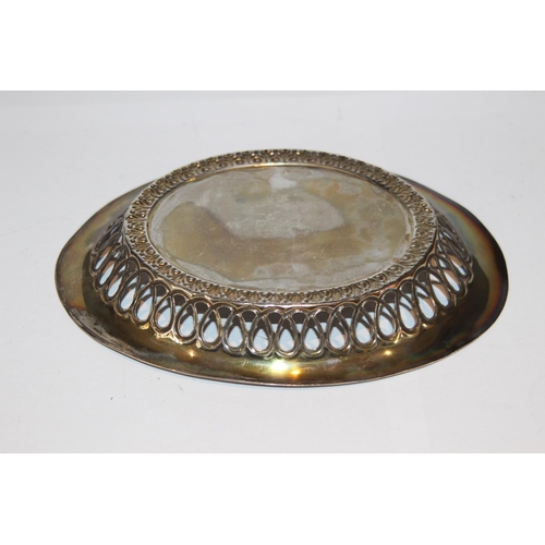 1019 - SILVER PIN TRAY - 83G - SHEFFIELD 1906 - HENRY WILLIAMSON - 15 x 11cm