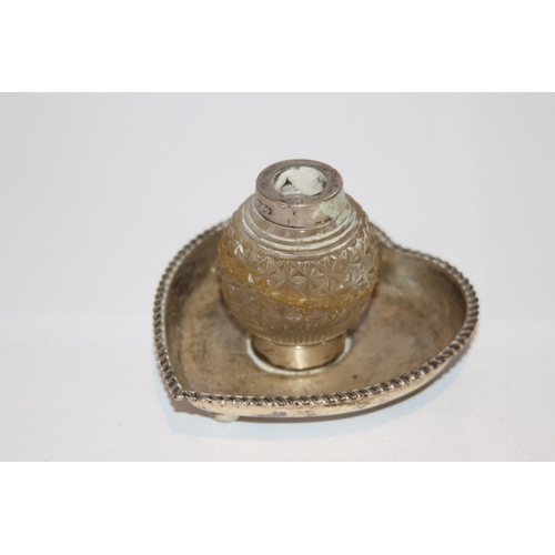 1022 - SILVER COLLAR SCENT BOTTLE ON SILVER TRAY - TRAY IS 87.5G - CHESTER 1900 - STOKES AND IRELAND - 11 x... 