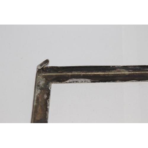 1027 - SILVER DOUBLE PICTURE FRAME - 124G - LONDON - NO GLASS