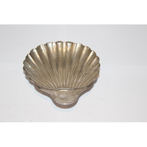 1028 - SILVER SHELL BON BON DISH - 49.5G - LONDON 1888 - GM. JACKSON - 12 X 10CM