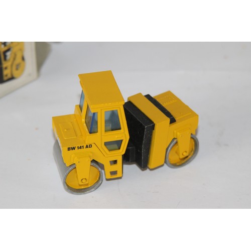 321 - NZG BOMAG BW 141 AD NO 221 ROLLER DIE-CAST MODEL WITH BOX