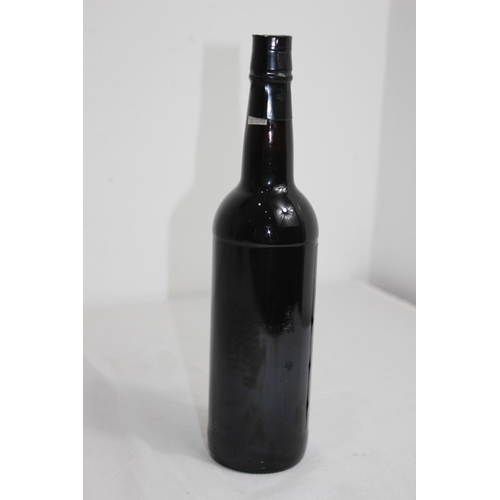 522 - VINTAGE BOTTLE OF PORT