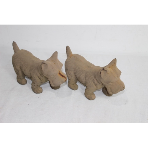 797 - 2 X CAST IRON DOG DOOR STOP 
21 X 14CM