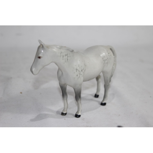 816 - BESWICK HORSE 
17 X 12CM