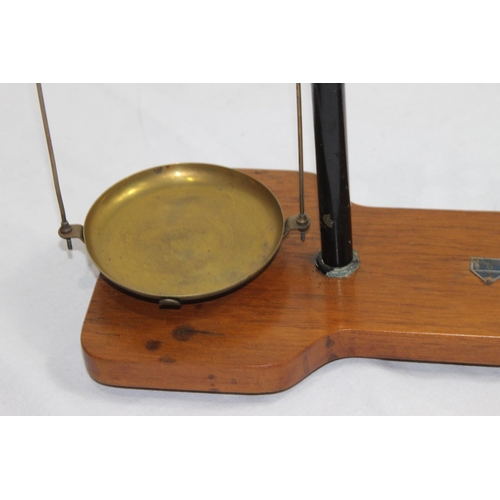 935 - VINTAGE BAIRD AND TATLOCK APOTHECARY SCALES 
30CM