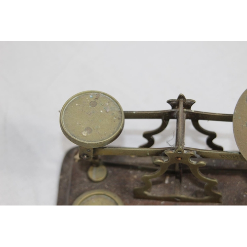 936 - VINTAGE POSTAL SCALES 
11CM