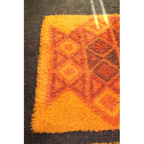 108 - 2 X RETRO RUGS
198 X 140CM