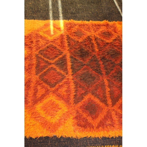 108 - 2 X RETRO RUGS
198 X 140CM