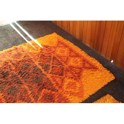 108 - 2 X RETRO RUGS
198 X 140CM