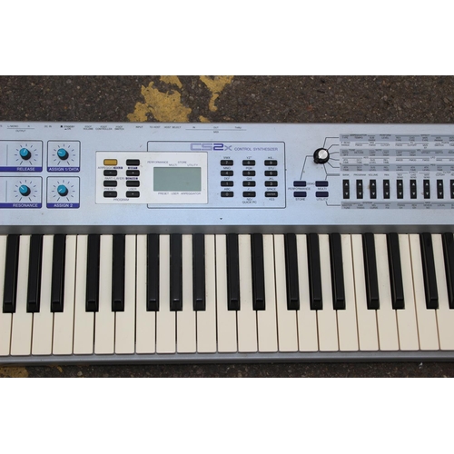 556 - YAMAHA CS2 X CONTROL SYNTHESIZER