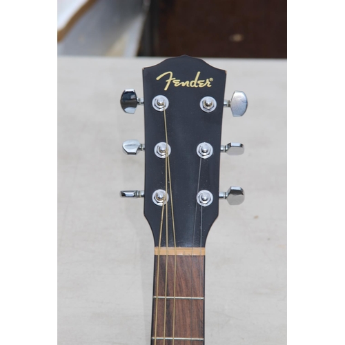 570 - FENDER GUITAR