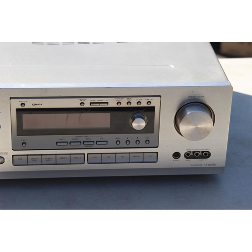 566 - ONKYO TX-DS787 AMP