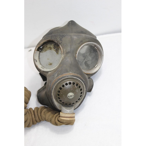 760 - 2 X WWII GAS MASK