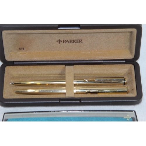 861 - QUANTITY OF PARKER PENS INCLUDING FOUNTAIN