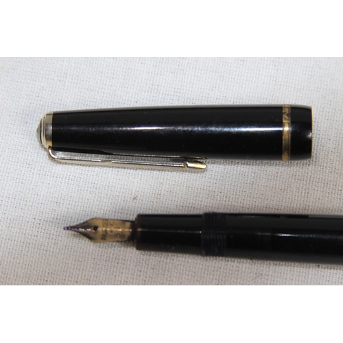 862 - PARKER FOUNTAIN PEN WITH 14K GOLD NIB