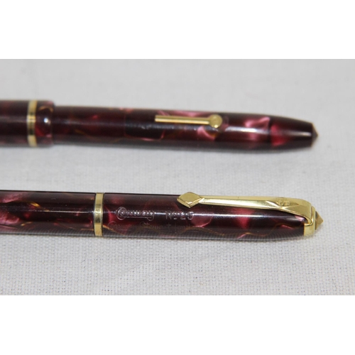 887 - CONWAY STEWART DINKIE 550 14CT GOLD NIB FOUNTAIN PEN AND PENCIL SET