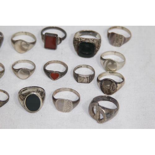 900 - QUANTITY OF SILVER RINGS