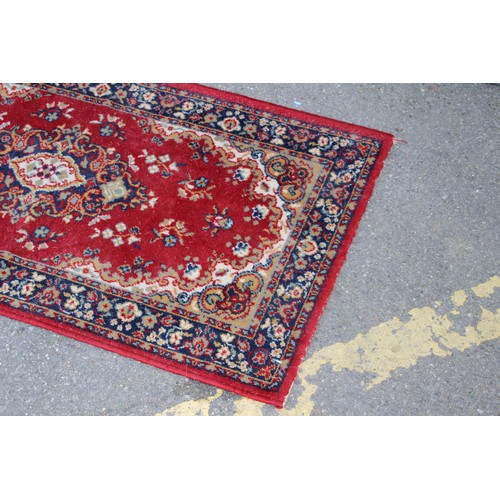 95 - VINTAGE RUG
115 X 62CM