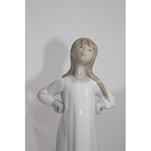 821 - LLADRO 4872 GIRL WITH HANDS ON HIPS 
22CM