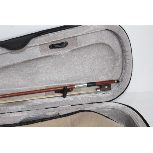 584 - CASED VIOLIN
BACK MEASURES 30CM