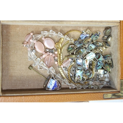 978 - JEWELLERY BOX AND CONTENTS