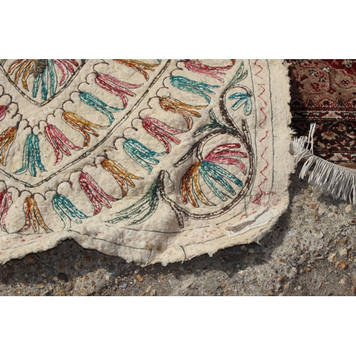 95 - QUANTITY OF VINTAGE RUGS 
163 X 107CM