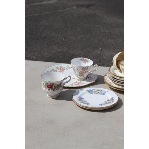 177 - QUANTITY OF CHINA CUPS AND SAUCERS