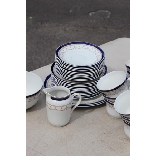 178 - QUANTITY OF CHINA TEASET