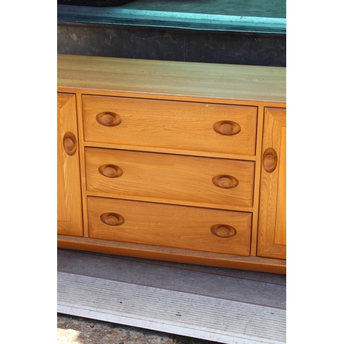 36 - BLONDE ERCOL WINDSOR SIDEBOARD 
156 X 45 X 68CM