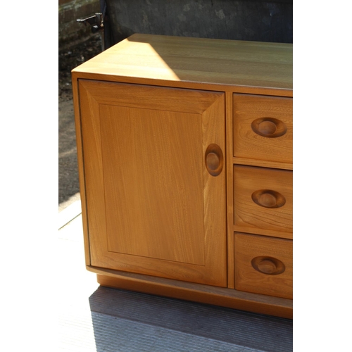 36 - BLONDE ERCOL WINDSOR SIDEBOARD 
156 X 45 X 68CM