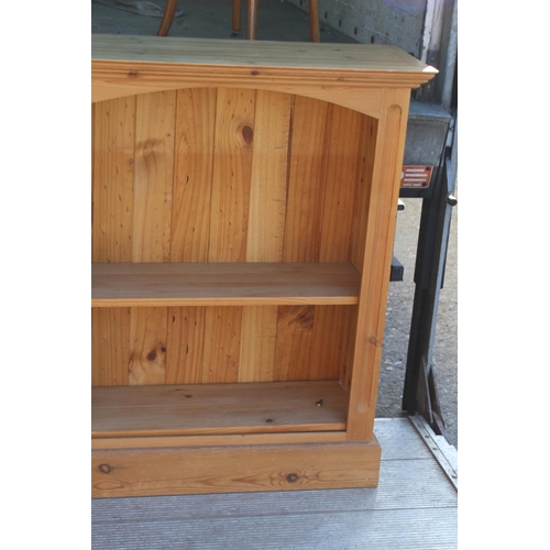 52 - PINE BOOKCASE
151 X 31 X 99CM