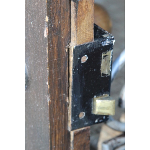 62 - SOLID OAK FRONT DOOR AND KEYS 
80 X 190CM