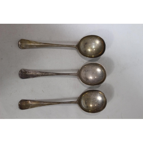 936 - 3 X RAT TAILED SOUP SPOONS - 243G - SHEFFIELD 1940 - COOPER BROS