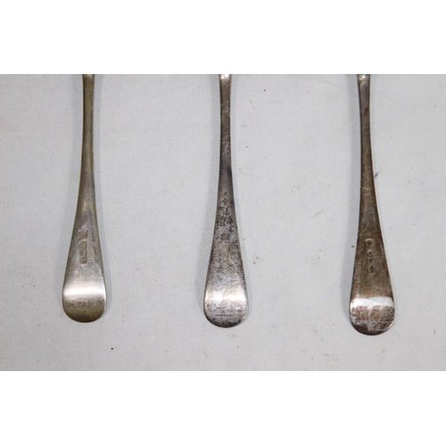 936 - 3 X RAT TAILED SOUP SPOONS - 243G - SHEFFIELD 1940 - COOPER BROS