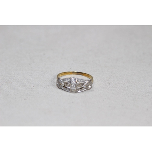 958 - 18CT GOLD AND DIAMOND RING - 2.15G - SIZE L