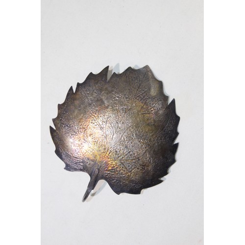 943 - QUANTITY OF EASTERN WHITE METAL TESTED SILVER - 247G