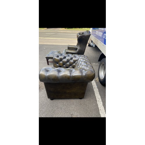 50 - VINTAGE CHESTERFIELD CLUB CHAIR
87 X 87 X 73CM