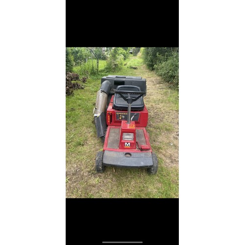 61 - MURREY S30 RIDE ON LAWNMOWER NO KEY