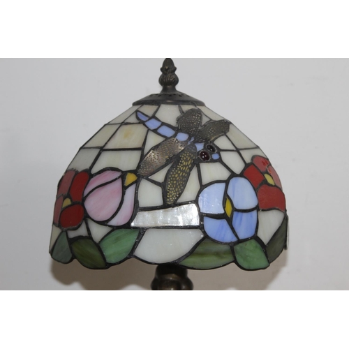 213 - TIFFANY STYLE LAMP{ONE PANNEL HAS A CRACK}
37CM