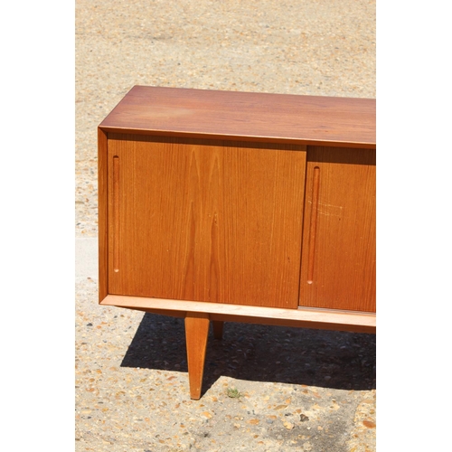 2 - RETRO DANISH SIDEBOARD 
200 X 46 X 75CM