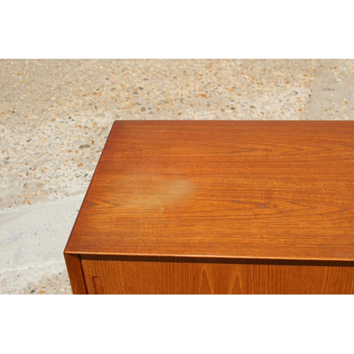 2 - RETRO DANISH SIDEBOARD 
200 X 46 X 75CM