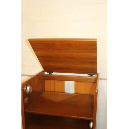 21 - QUANTITY OF NATHAN FURNITURE [X3]
84 X 47 X 105CM