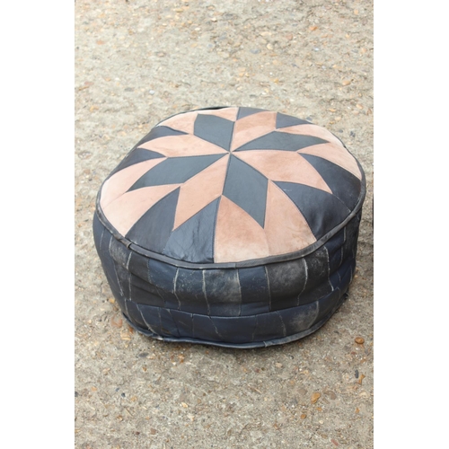 54 - 2 X RETRO POUFFES 
52 X 23CM